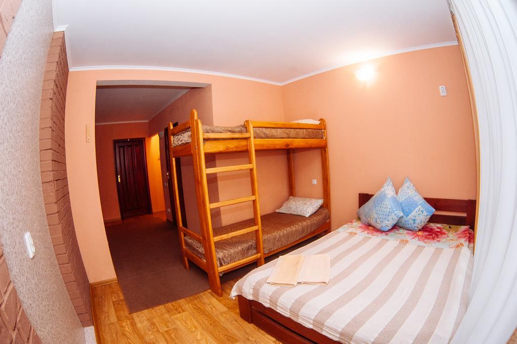 Leo Hostel Chernihiv Ruang foto