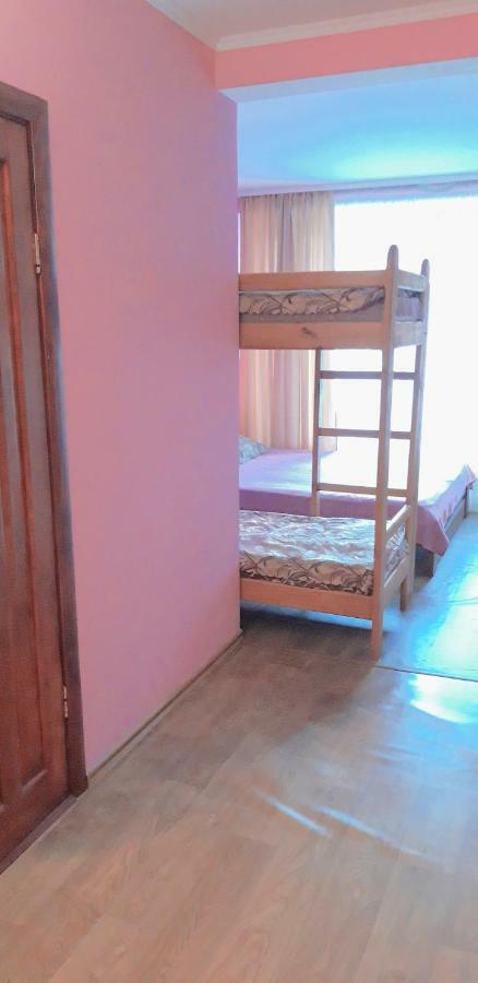 Leo Hostel Chernihiv Bagian luar foto