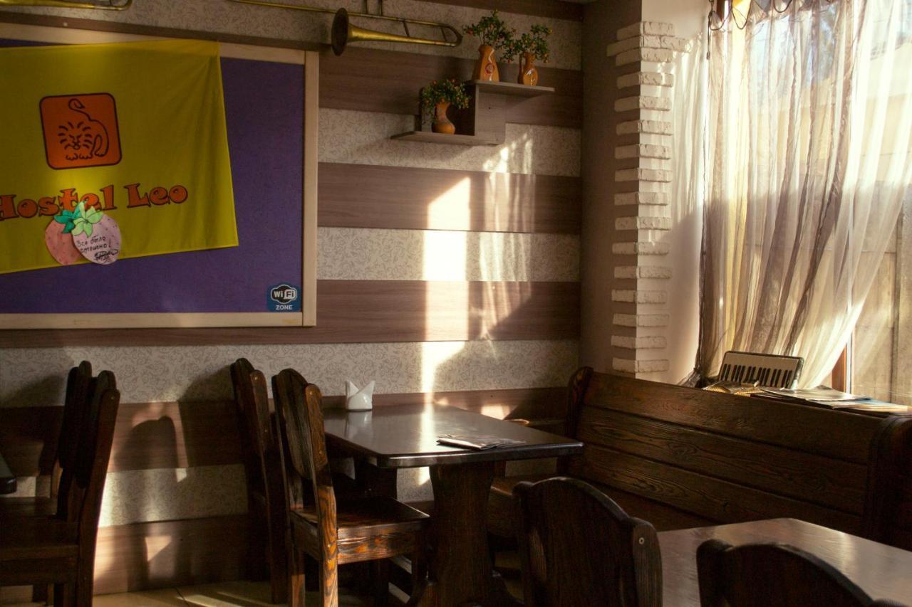 Leo Hostel Chernihiv Bagian luar foto